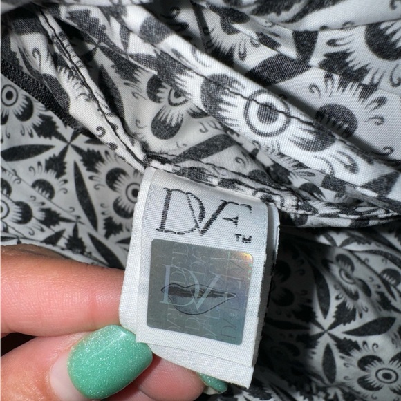 Diane Von Furstenberg Jadrian Floral Wrap Pleated Dress - Picture 4 of 8